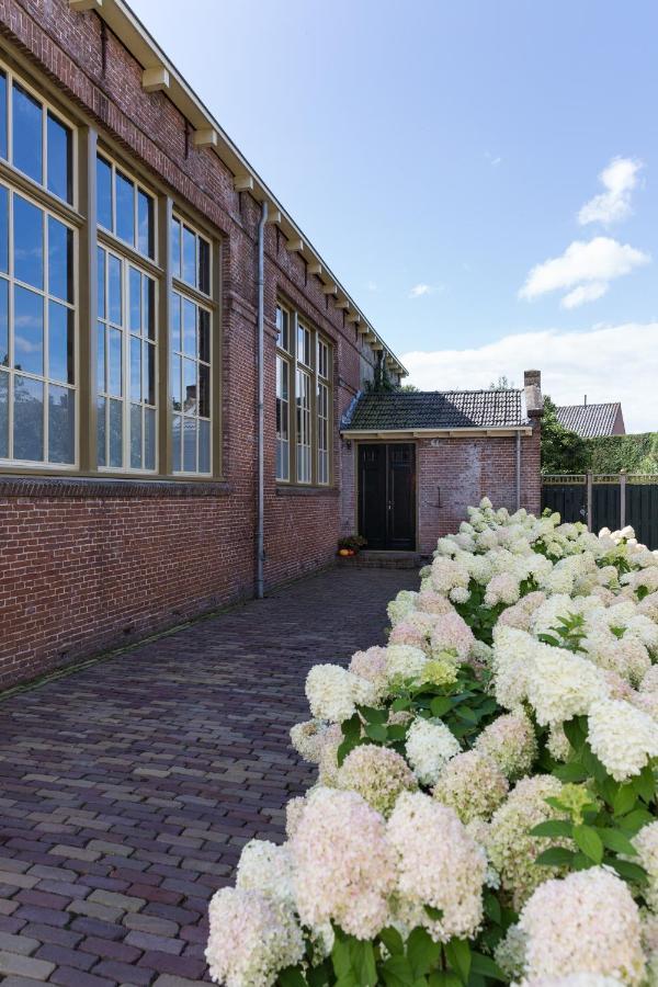 D' Ald Skoalle - Sfeervol Appartement In Oude School. Wijtgaard Exterior foto